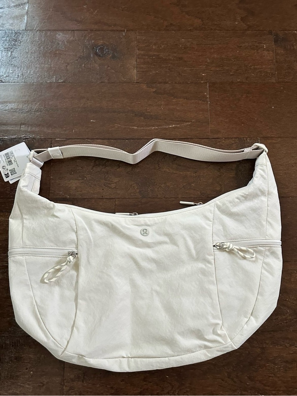 Lululemon Large Slouchy Sling Bag 13L light ivory with silver-NWT - Picture 7 of 16